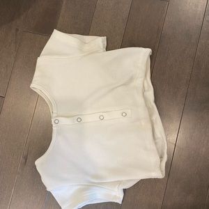 White fox boutique crop top